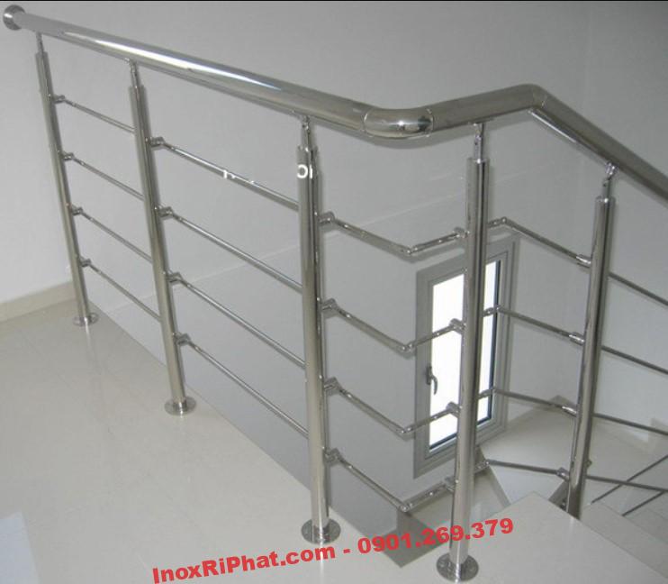 Cầu thang inox