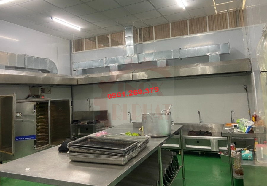 thi công hệ thống hút khói bếp công nghiệp inox