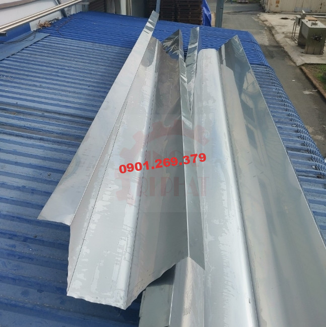 thi công máng xối inox 201