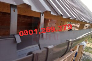 giá đỡ máng xối