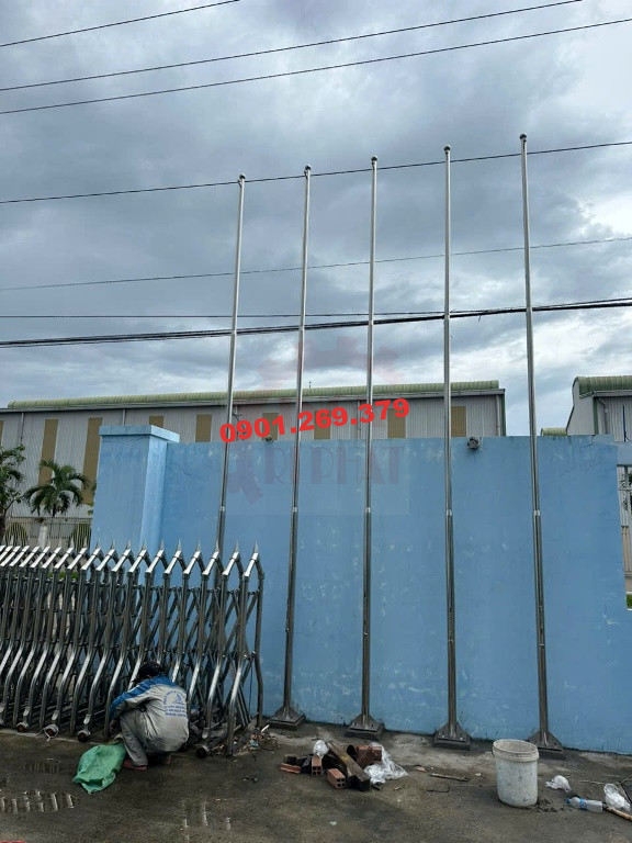 Lắp Cột cờ inox tại Công ty Cổ phần Vật tư Tổng hợp và Phân bón Hóa Sinh, Long An 2