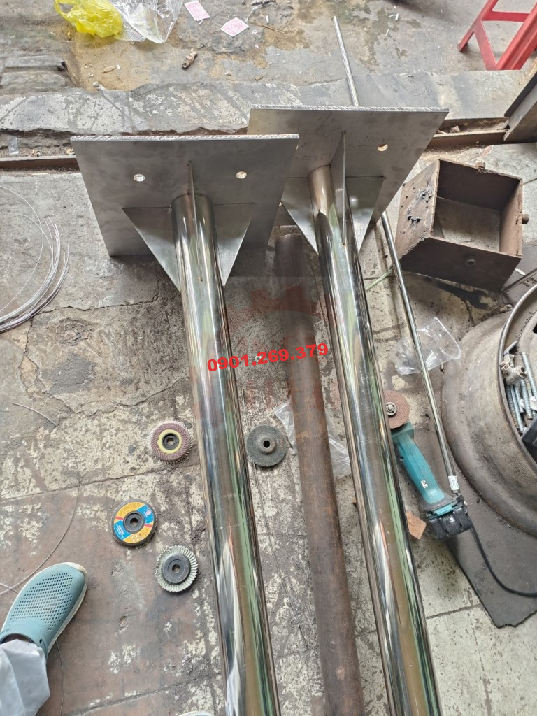 chân đế, bản mã cột cờ 8m