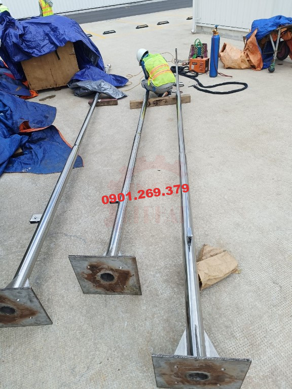kết nối các đốt thân cột cờ inox