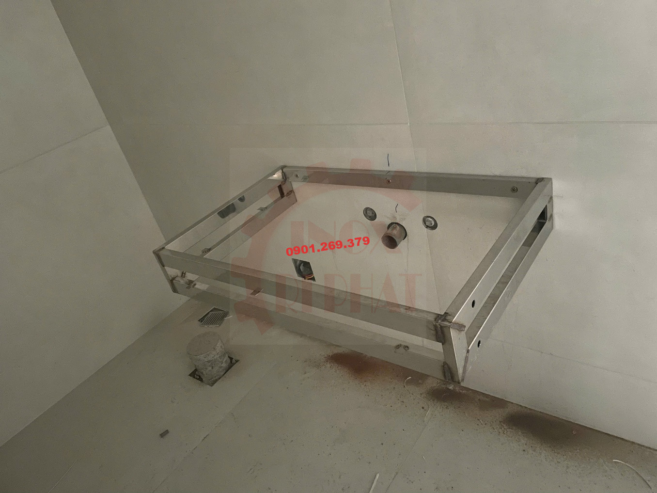 khung kệ inox đỡ lavabo bồn rửa mặt