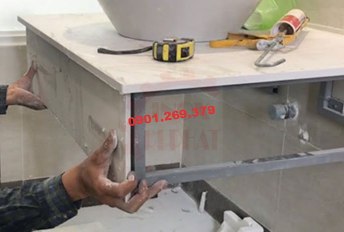 thi công khung inox đỡ bàn đá lavabo