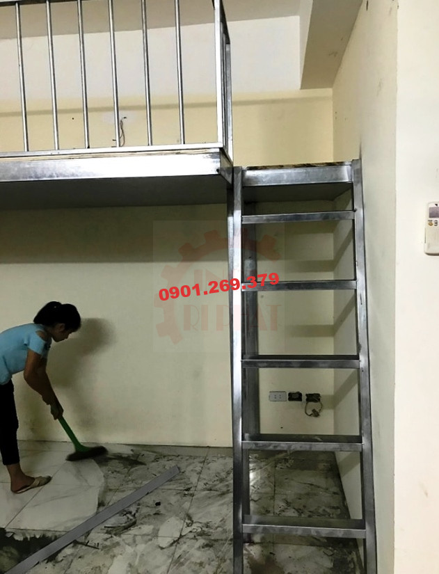 cầu thang inox gác lửng