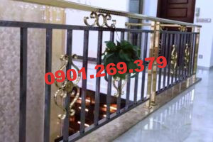 cầu thang inox mạ vàng