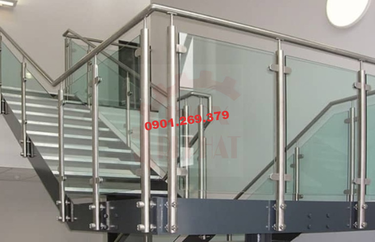 cầu thang kính cường lực tay vịn inox cầu thang kính cường lực tay vịn inox
