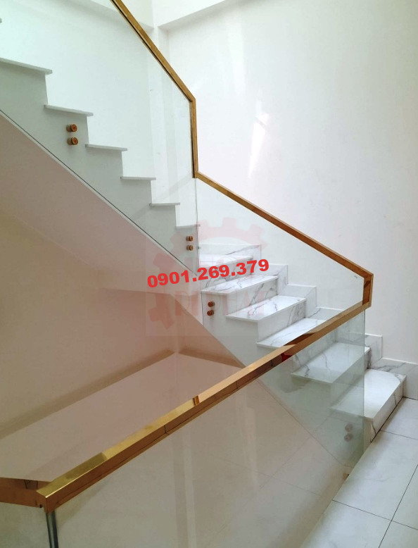 cầu thang kính lan can inox mạ vàng cầu thang kính lan can inox mạ vàng