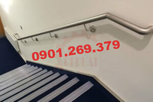 lan can gắn tường bằng inox