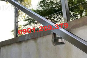 lan can inox gắn tường ngoài trời