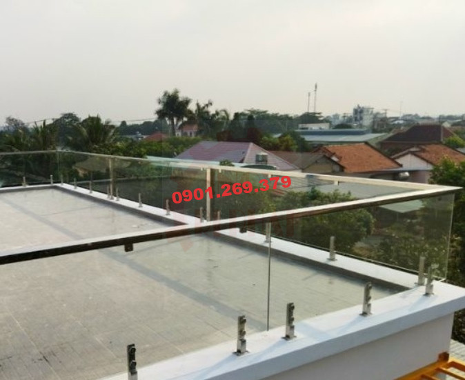 lan can inox kết hợp kính cường lực trên sân thượng lan can inox kết hợp kính cường lực trên sân thượng