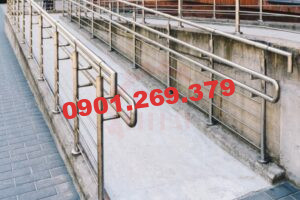 lan can inox lối đi cho người khuyết tật