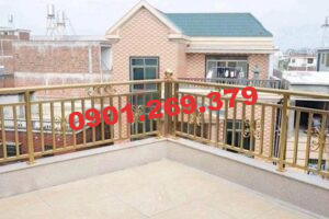 lan can sân thượng inox mạ vàng