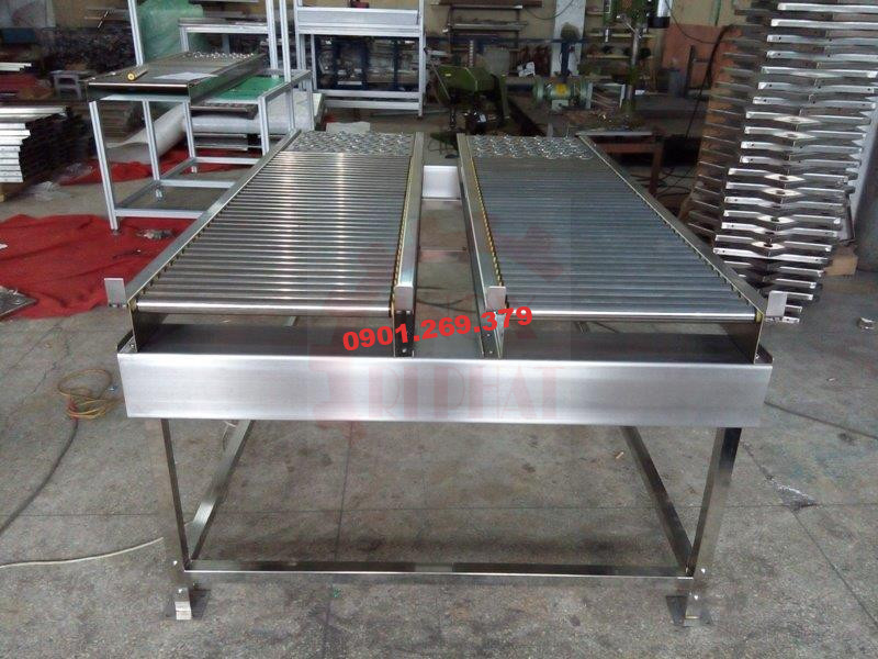 băng tải lăn hàng inox