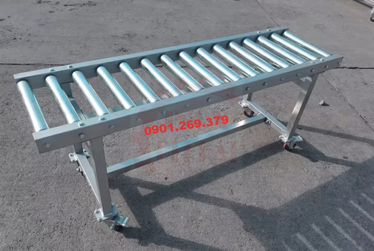 thang lăn hàng inox có chân bánh xe