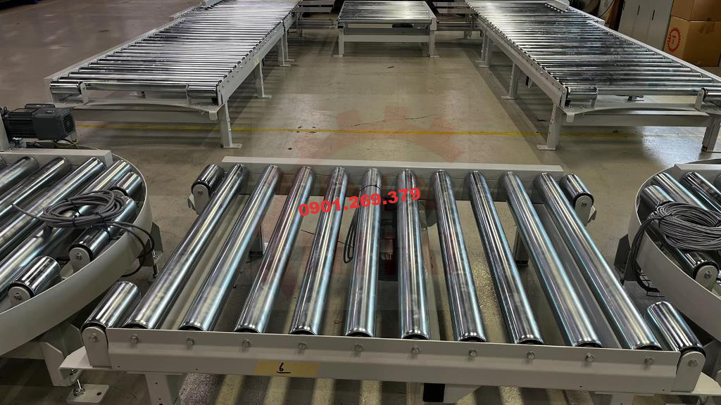 thang lăn inox chuyển hàng đông lạnh