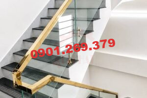 mẫu tay vịn cầu thang inox mạ vàng